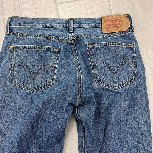 Vintage Y2K Levi's 501 Men's 36/30 Button Fly Medium Wash Denim Jeans - Picture 5 of 7
